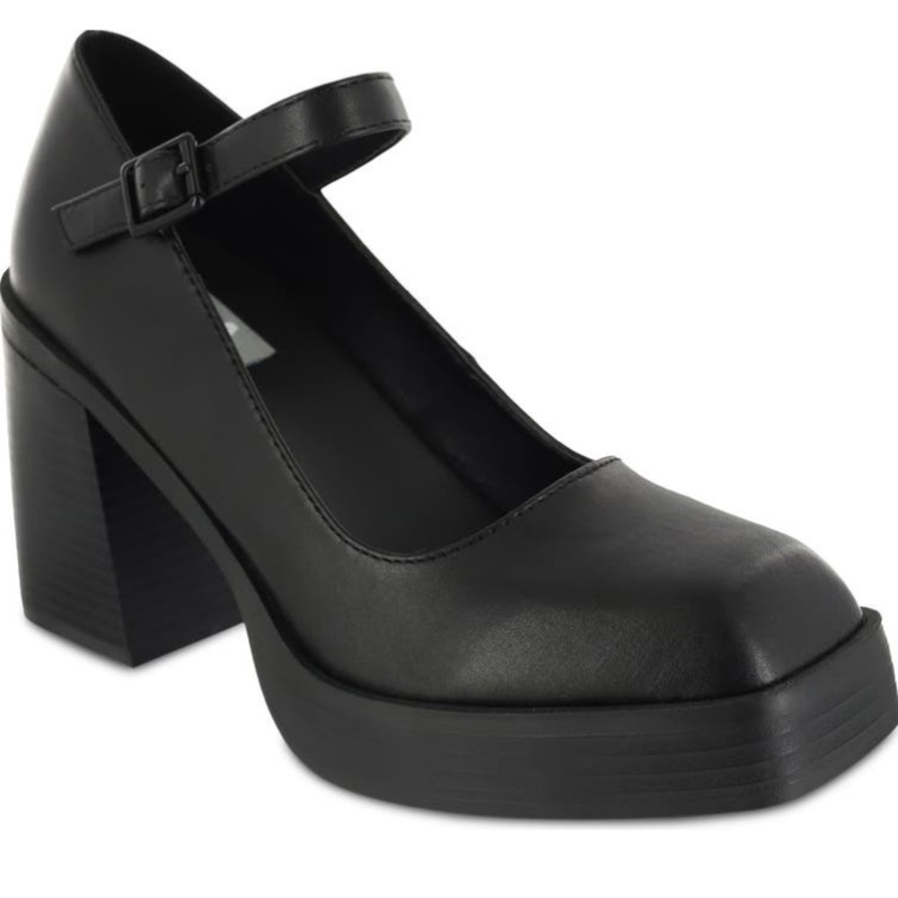 NWT Mia Chunky Mary Janes